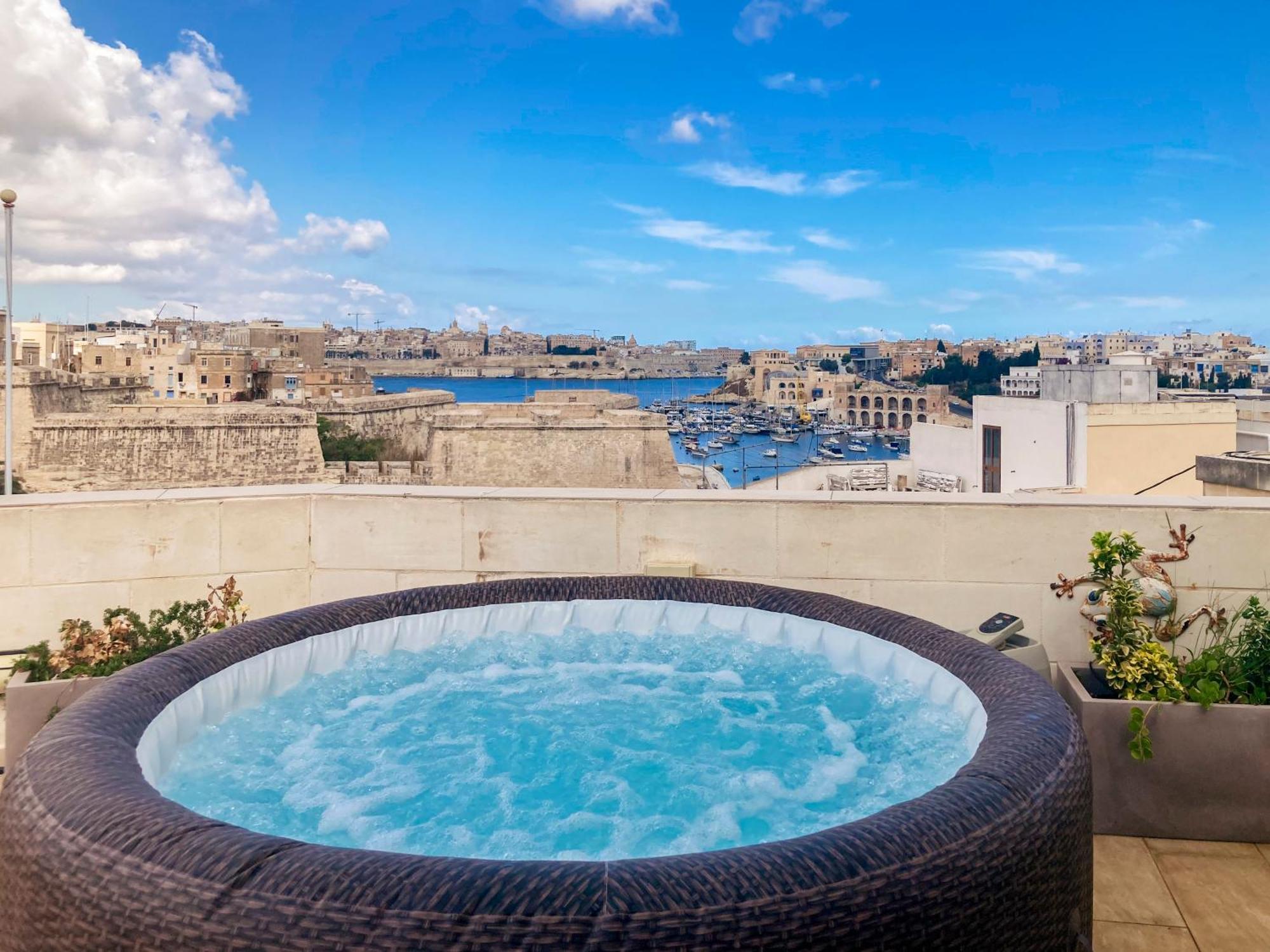 Valletta And Grand Harbour Lookout Kalkara Buitenkant foto