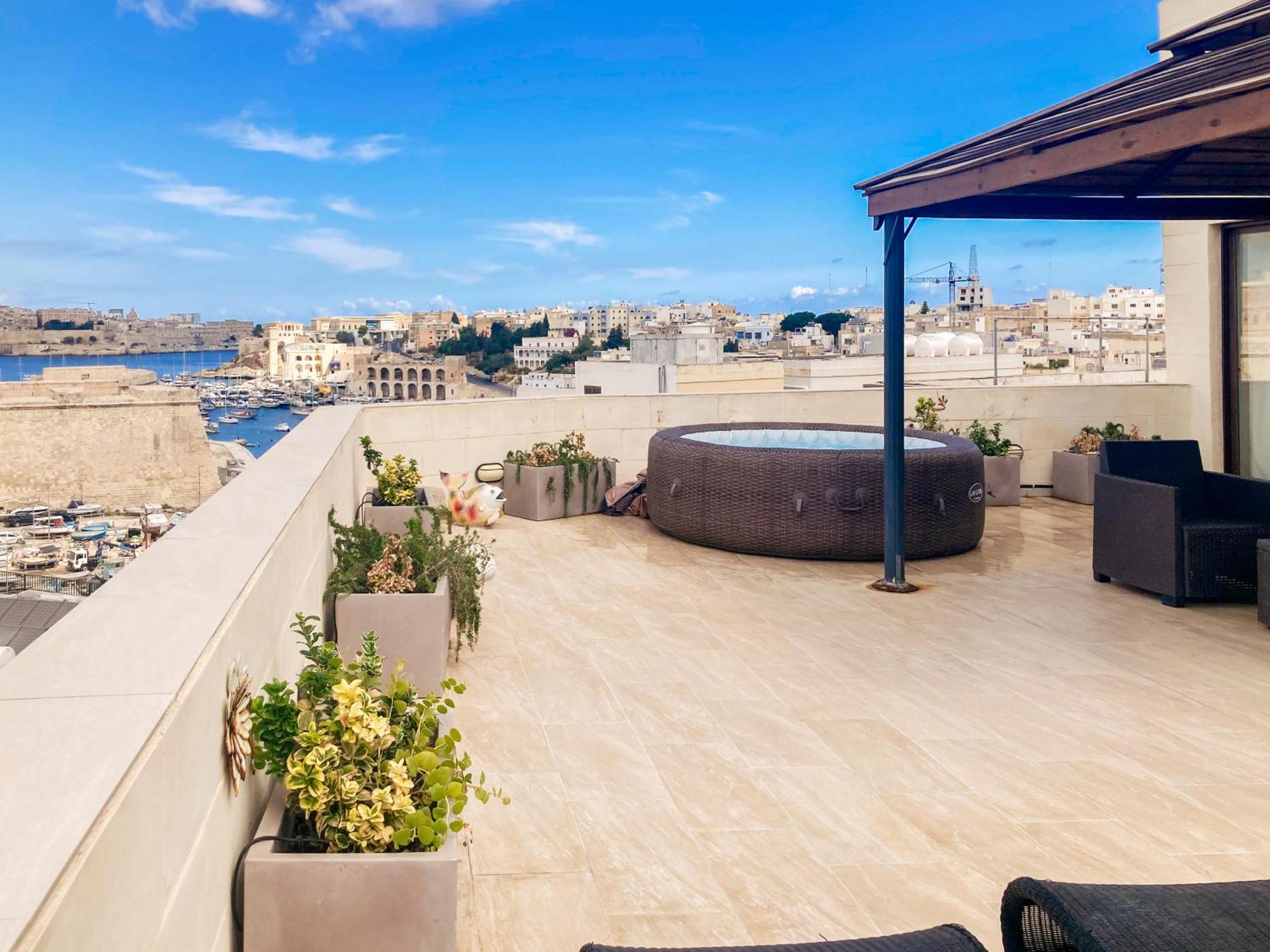 Valletta And Grand Harbour Lookout Kalkara Buitenkant foto
